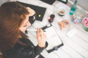 定時退社できる仕事の見つけ方は？