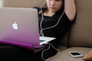 主婦が残業なしで働ける正社員の求人はどこにある？