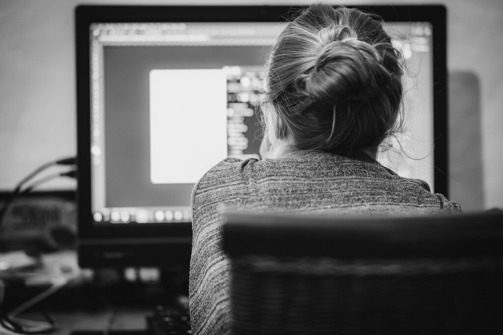 残業少ないオフィスワークで効率的に仕事を進める方法は？