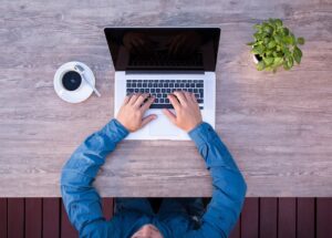 残業なしで未経験からIT事務に転職するためのポイントは？