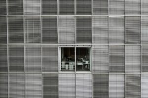 残業なしの仕事はどこで探せる？